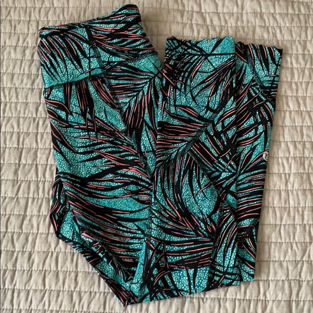 LuluLemon Tight Stuff Tight Palm Lace Tofino Teal